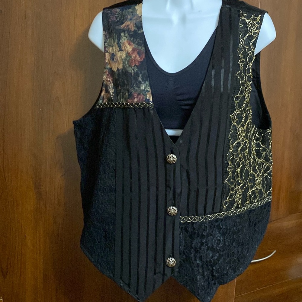 Emblem - Unique vest size large